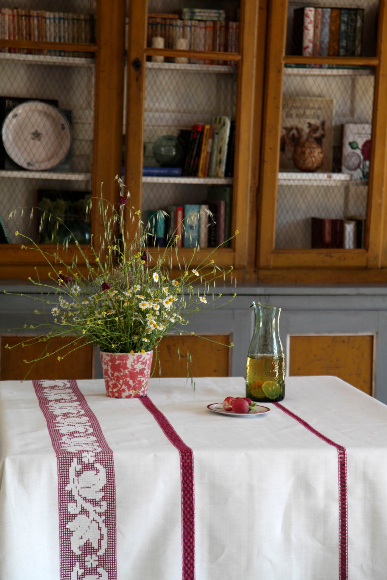 Hojas de Parra Tablecloth
