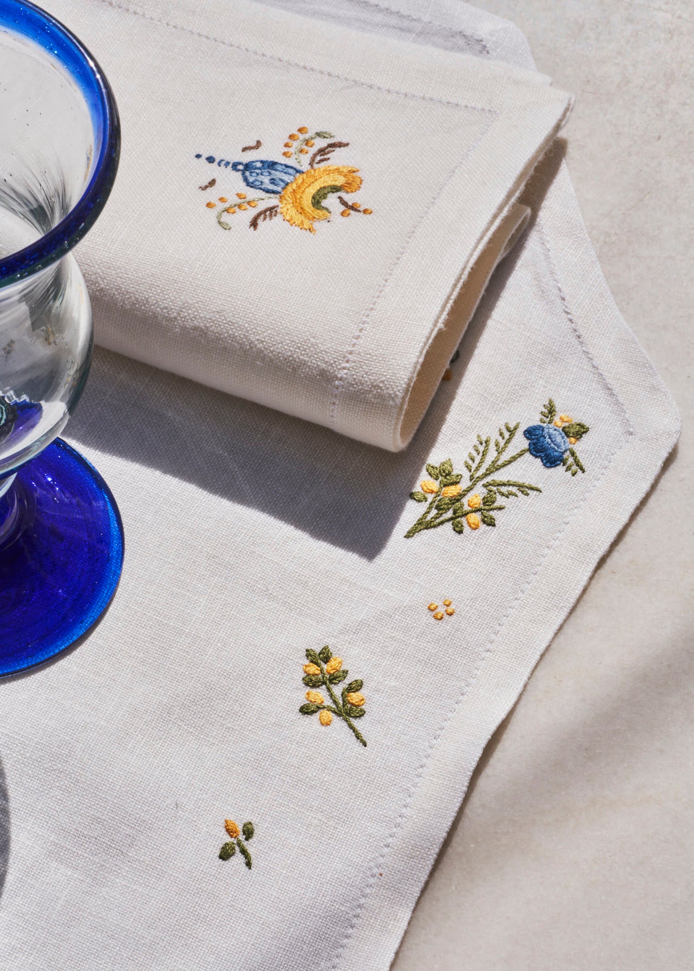 Detalle Individuales de mesa bordados a mano Alcóra